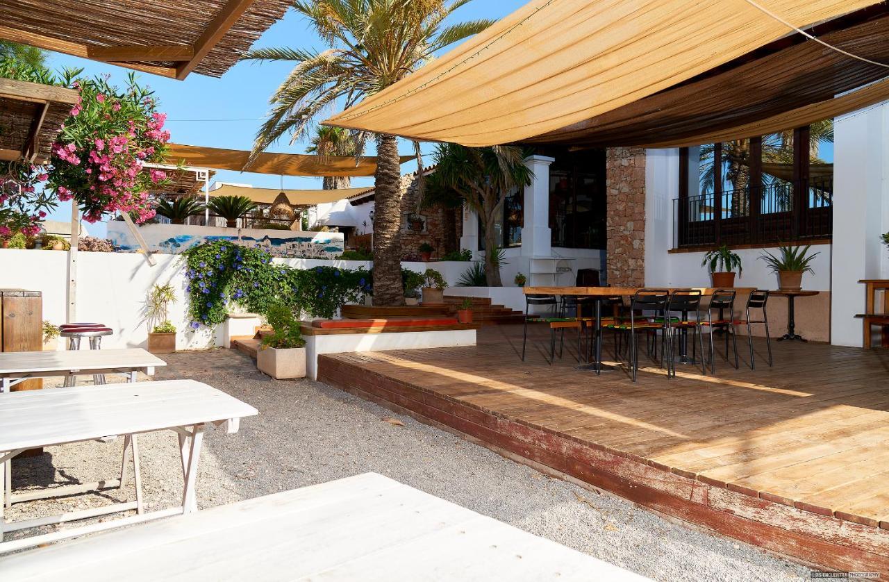 Hostal Illes Pitiüses San Ferran de Ses Roques Extérieur photo