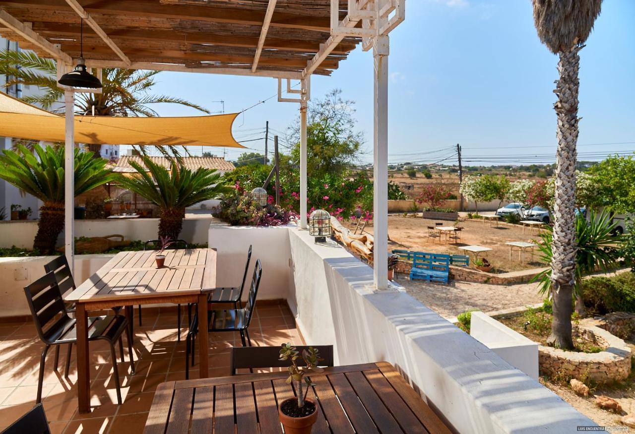 Hostal Illes Pitiüses San Ferran de Ses Roques Extérieur photo