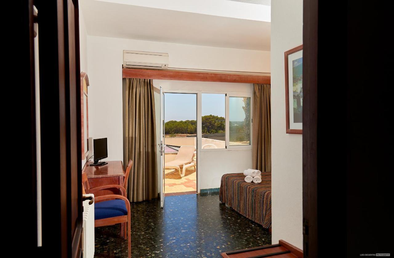 Hostal Illes Pitiüses San Ferran de Ses Roques Extérieur photo