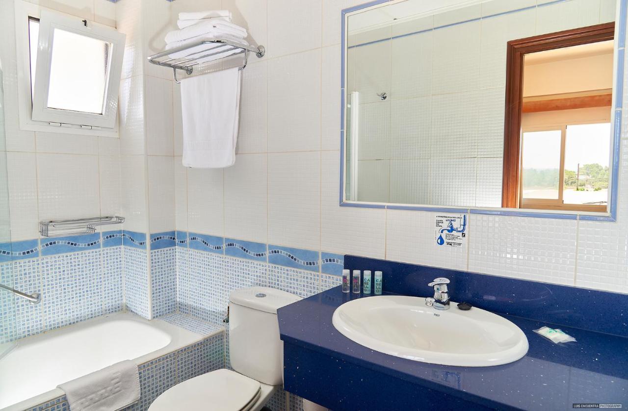 Hostal Illes Pitiüses San Ferran de Ses Roques Extérieur photo